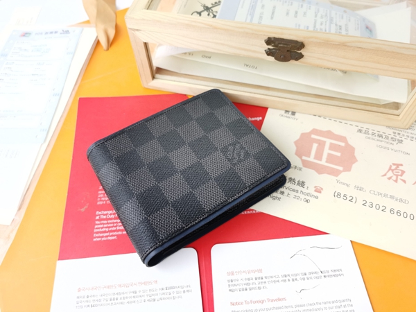 LVコピーウォレット背面デザイン